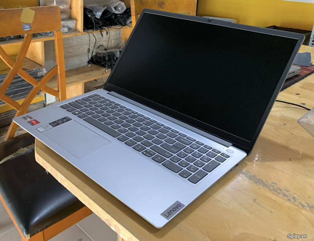 Lenovo Ideapad Slim Ryzen 5 7520U RAM 8GB SSD 512GB VGA Rời Full HD - 2