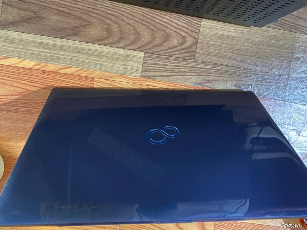 Fujitsu LIFEBOOK 16inch xanh rất đẹp i7  zin rẻ