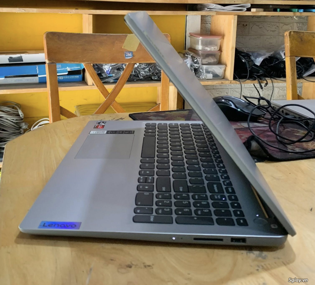 Lenovo Ideapad Slim Ryzen 5 7520U RAM 8GB SSD 512GB VGA Rời Full HD - 3