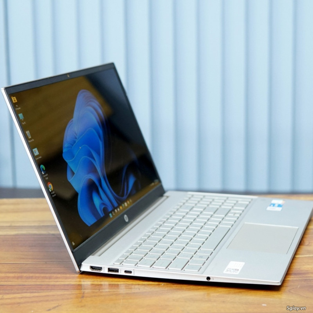 HP Pavilion 15 Core i7-1195G7 Ram 16GB SSD 512GB VGA ON Màn Full HD - 5