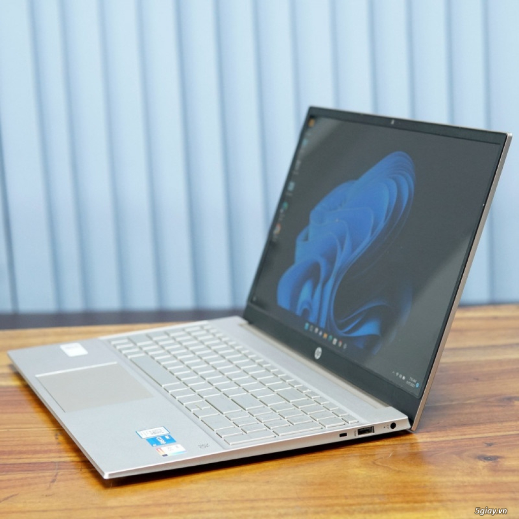 HP Pavilion 15 Core i7-1195G7 Ram 16GB SSD 512GB VGA ON Màn Full HD - 4