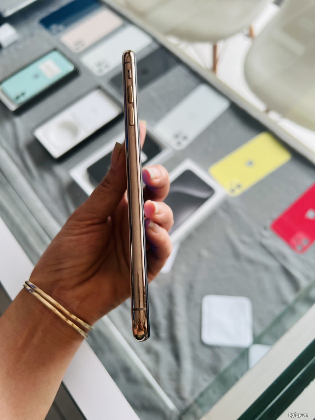 Iphone XS Max 64gb màu gold máy full chức năng - 1