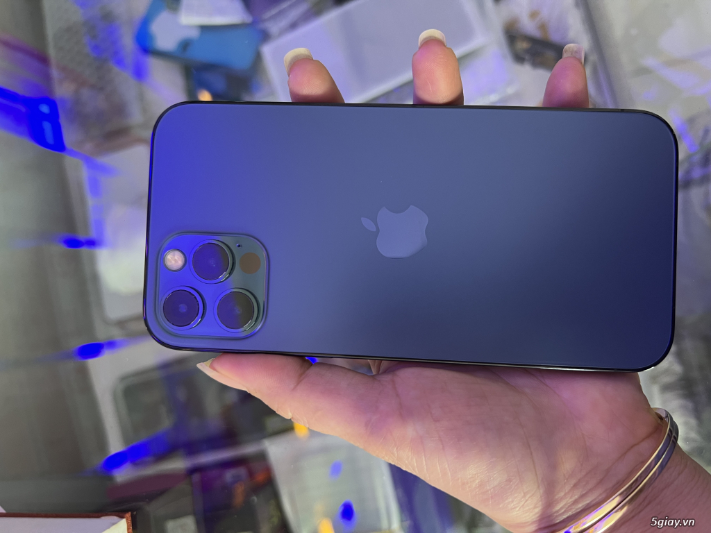 Iphone 12pro 256gb màu xanh máy quốc tế - 1
