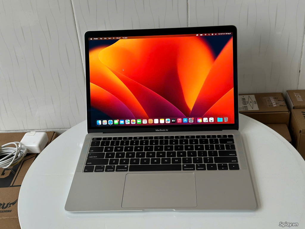 MacBook Air 2018 13 inch Core i5 RAM 8GB, SSD 128GB Like New - 1