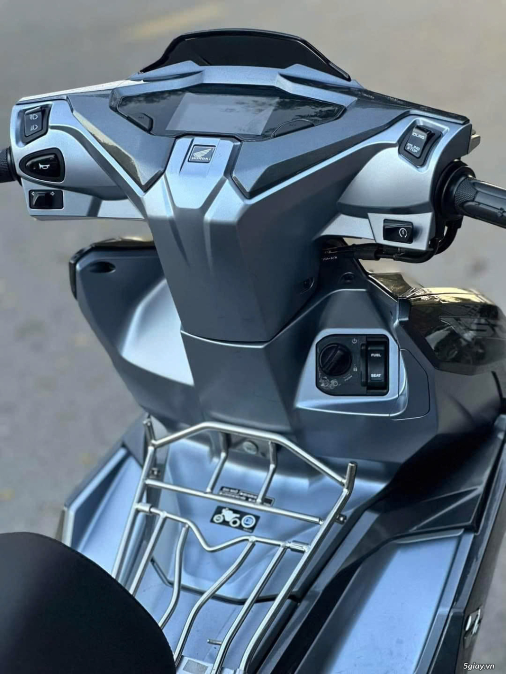 Cần bán xe Ab150, đời 2022, màu Xám Đen Bạc còn mới - 2