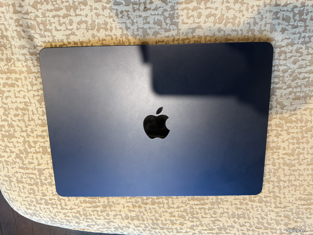 Cần bán: Macbook Air M2 8g ssd 256 fullbox