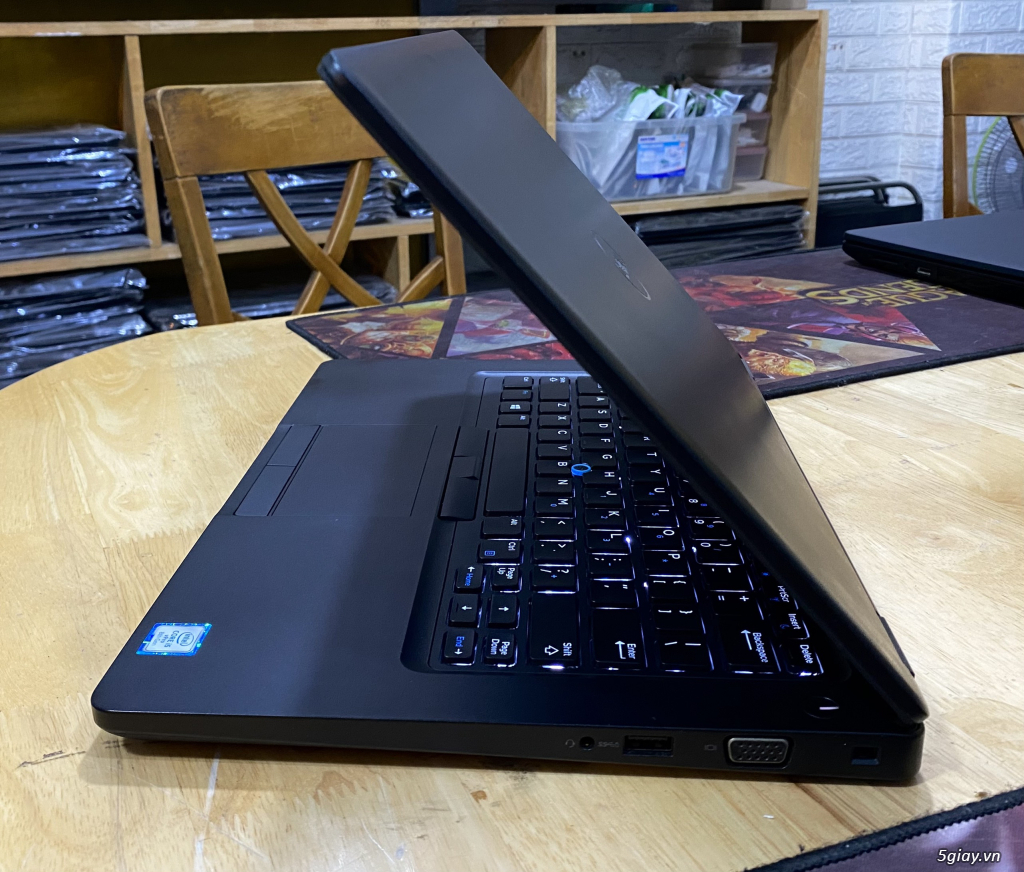 Dell Latitude E5490 Core i5-8350U Ram 8GB SSD 240GB VGA ON Màn Full HD - 4