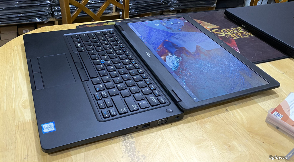 Dell Latitude E5490 Core i5-8350U Ram 8GB SSD 240GB VGA ON Màn Full HD - 2