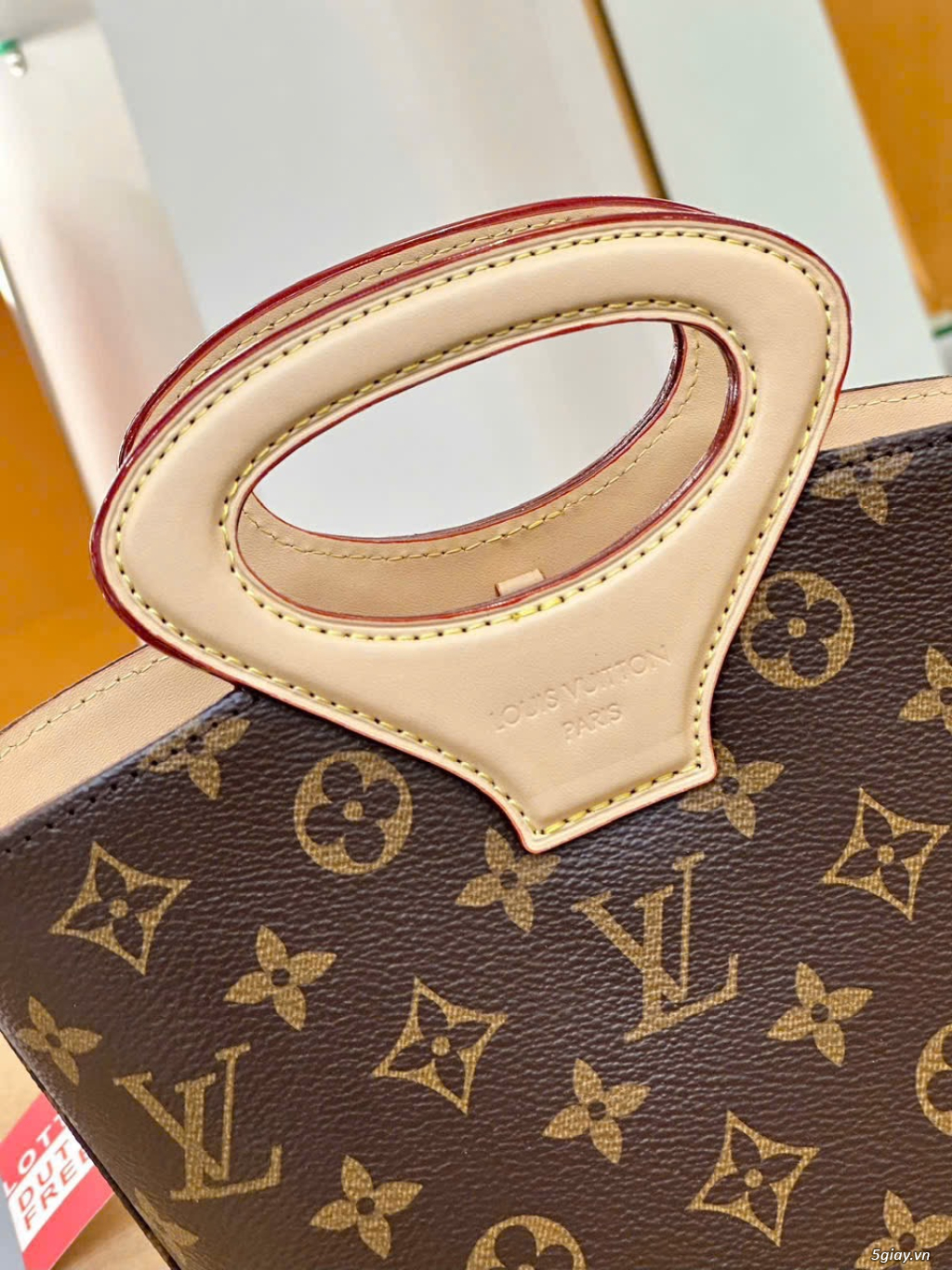 Louis Vuitton Bella Bucket Monogram Canvas - 8
