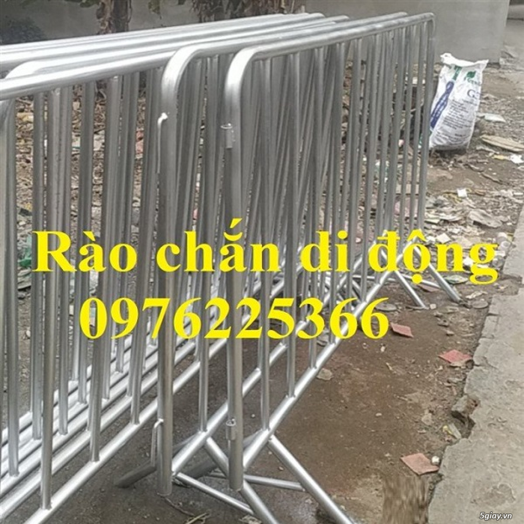 Giá hàng rào chắn di động