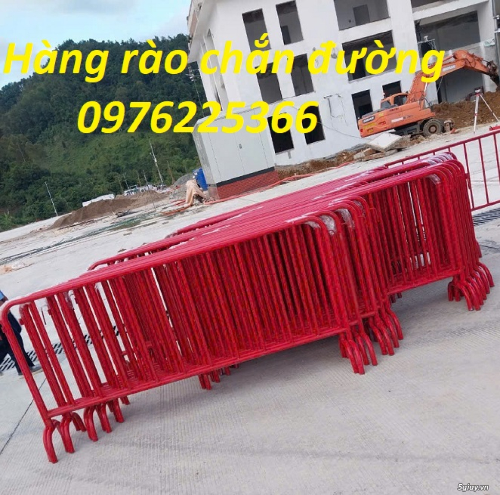Giá hàng rào chắn di động - 3