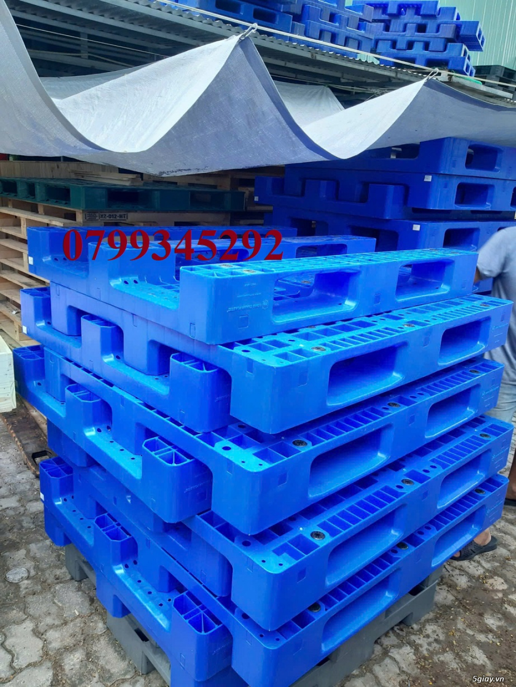 Pallet nhựa Long Thành 3 chân mới freeship Đà Nẵng – 0799345292