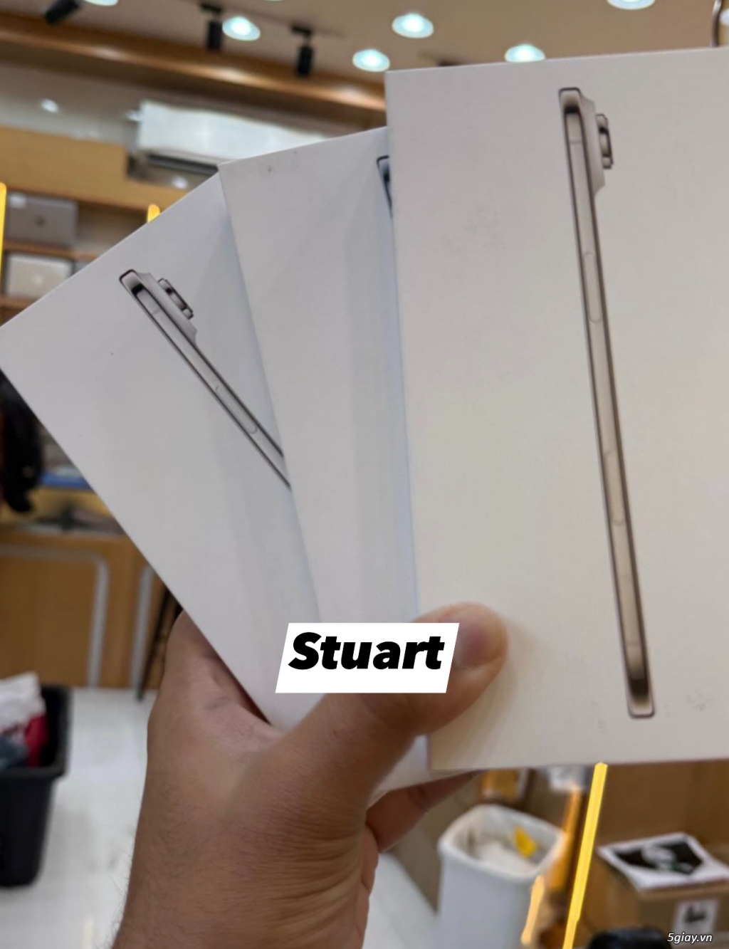 17 Air, 17 Pro, 17 ProMax new seal. - 1