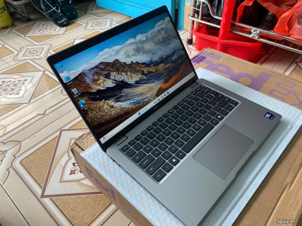 Dell Latitude 5450 Chip AI Ultra 5 125 Ram 16G SSD 256G 14inch FHD W11 - 5