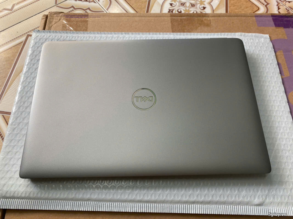 Dell Latitude 5450 Chip AI Ultra 5 125 Ram 16G SSD 256G 14inch FHD W11 - 6