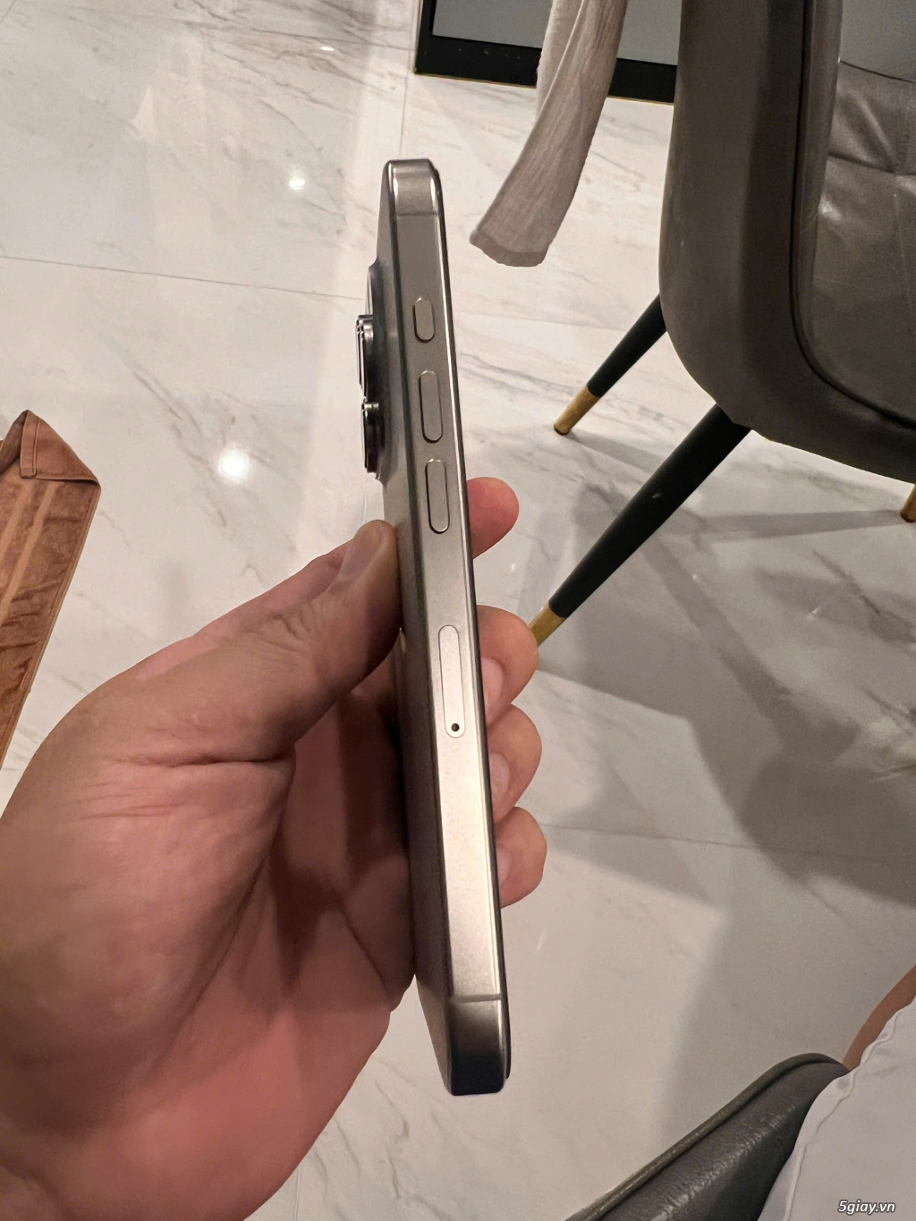 CẦN BÁN: IPHONE 16 PRO 256. Máy VN/A (MÀU TITAN) Tân Phú - TPHCM - 2