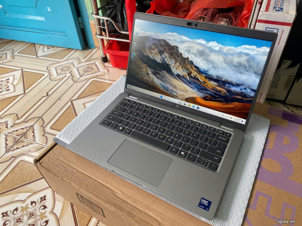 Dell Latitude 5450 Chip AI Ultra 5 125 Ram 16G SSD 256G 14inch FHD W11