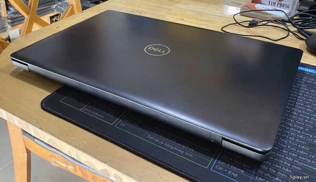 Dell Inspiron 5570 Core i5-8250U Ram 8GB SSD 240GB VGA ON Màn 15.6 FHD - 1