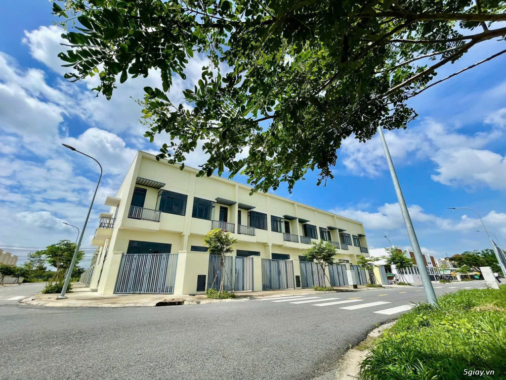 Bán căn nhà 1 trệt 1 lầu trong KCN Phước Đông DT sàn 99m2 giá 1.7tỷ