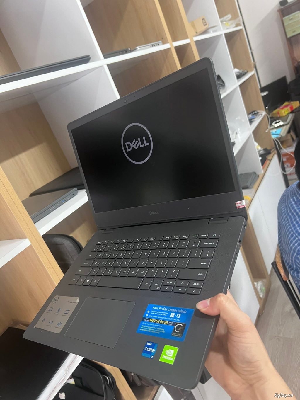 Dell vostro 3400 i7gen11/ ram:16gb/ ssd:512gb/ vga mx330/ màn 14in ful