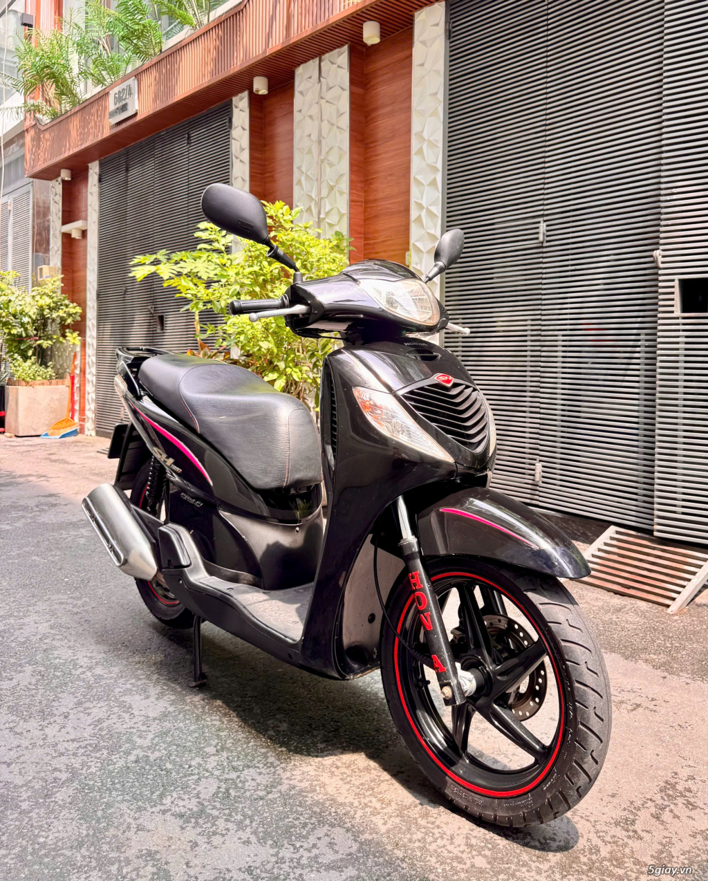 Honda SH 150i nhập Ý đk 2009 đen sport mới đẹp . - 3