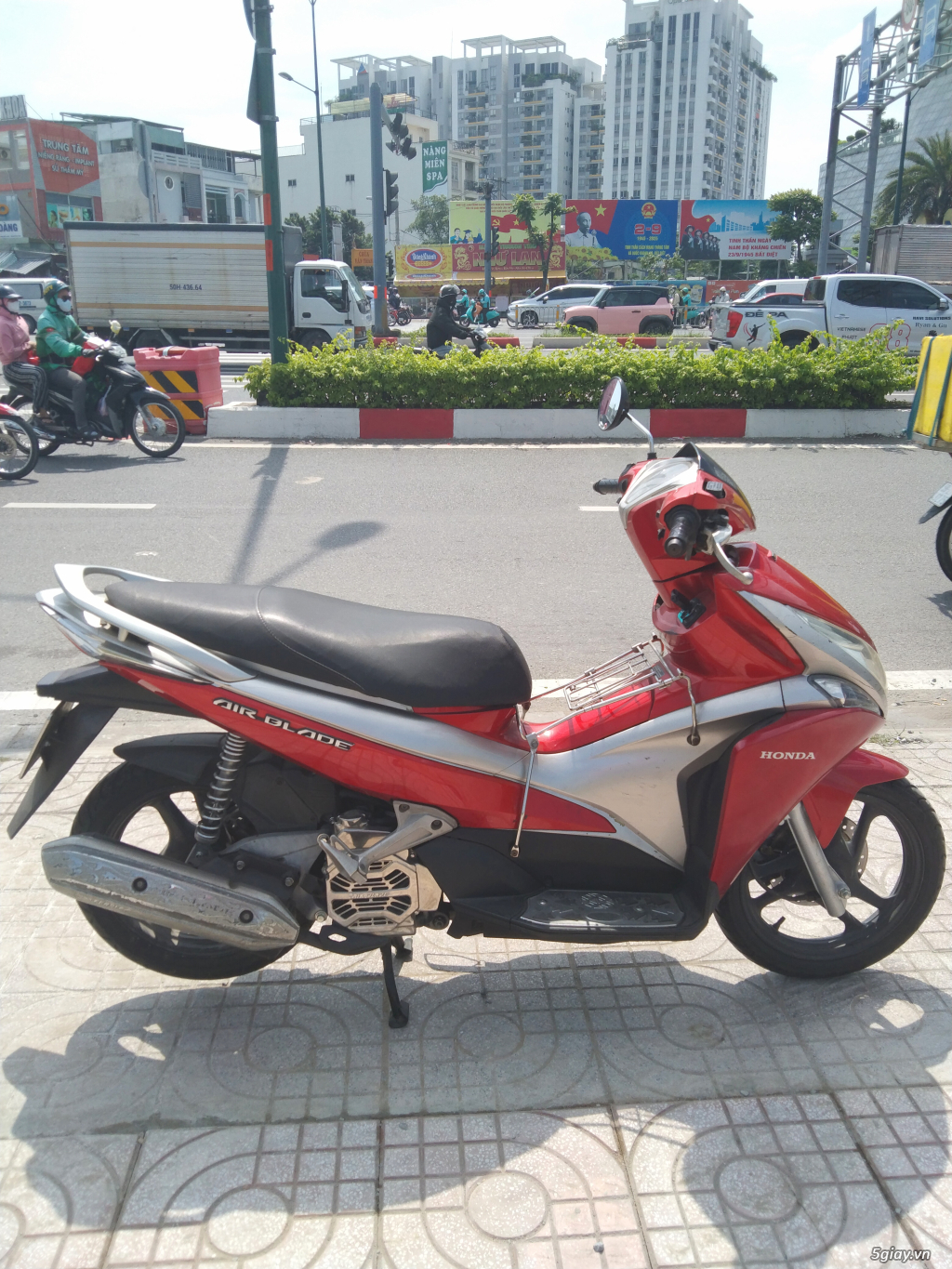 Airblade Fi màu đỏ,bstp,giá 9 triệu 900nghìn vnđ,sang tên được