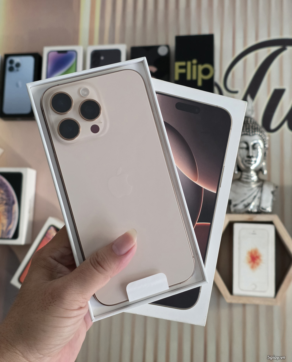 16 Pro max 256G ZA/A Likenew. Full box. Pin 91% !