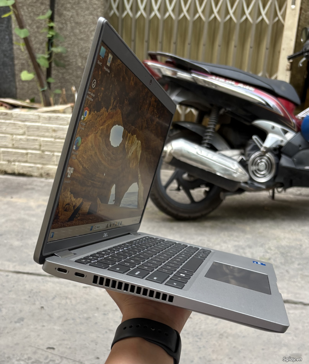 Dell Latitude 5430 i5-1245U Ram 16G SSD 512G US zin đẹp - 1