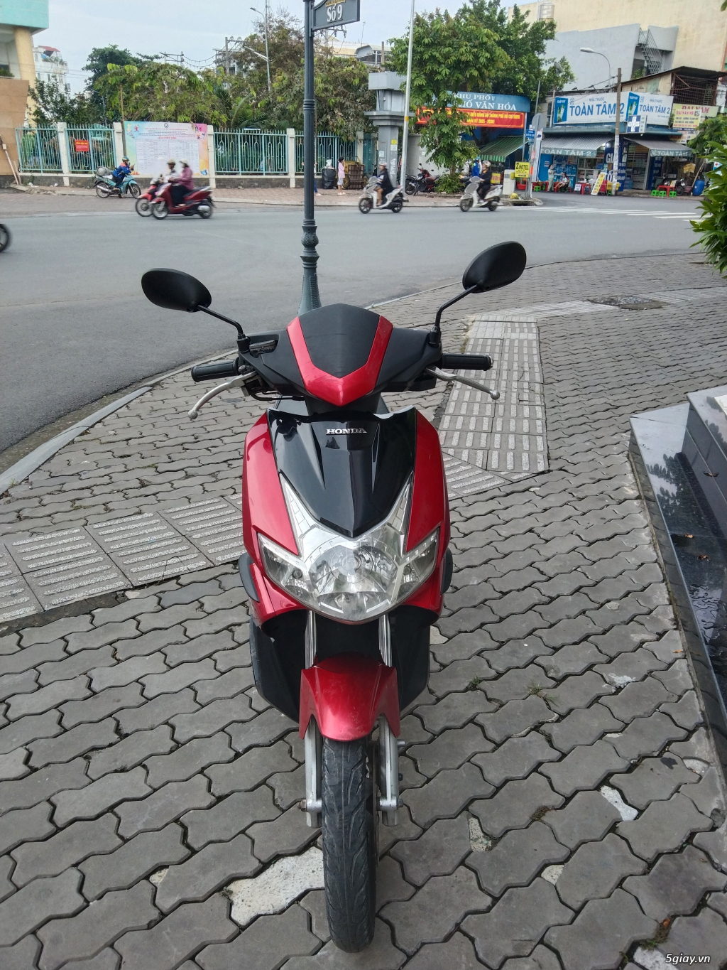 Airblade đỏ đen(như hình),bstp,giá 7tr200k,máy êm - 1