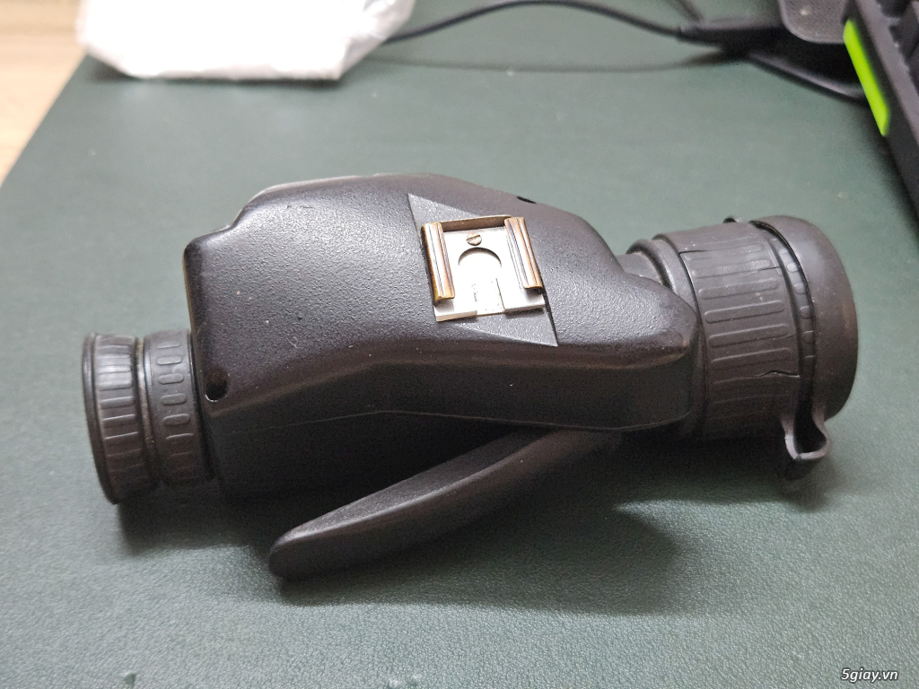 Ống nhòm nhìn đêm quân đội