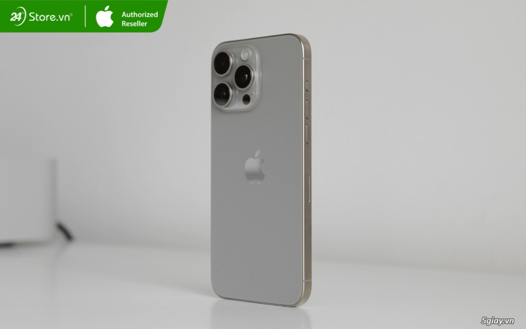 Có nên mua iPhone 15 Pro Max cũ 99 tại 24hStore? - 15