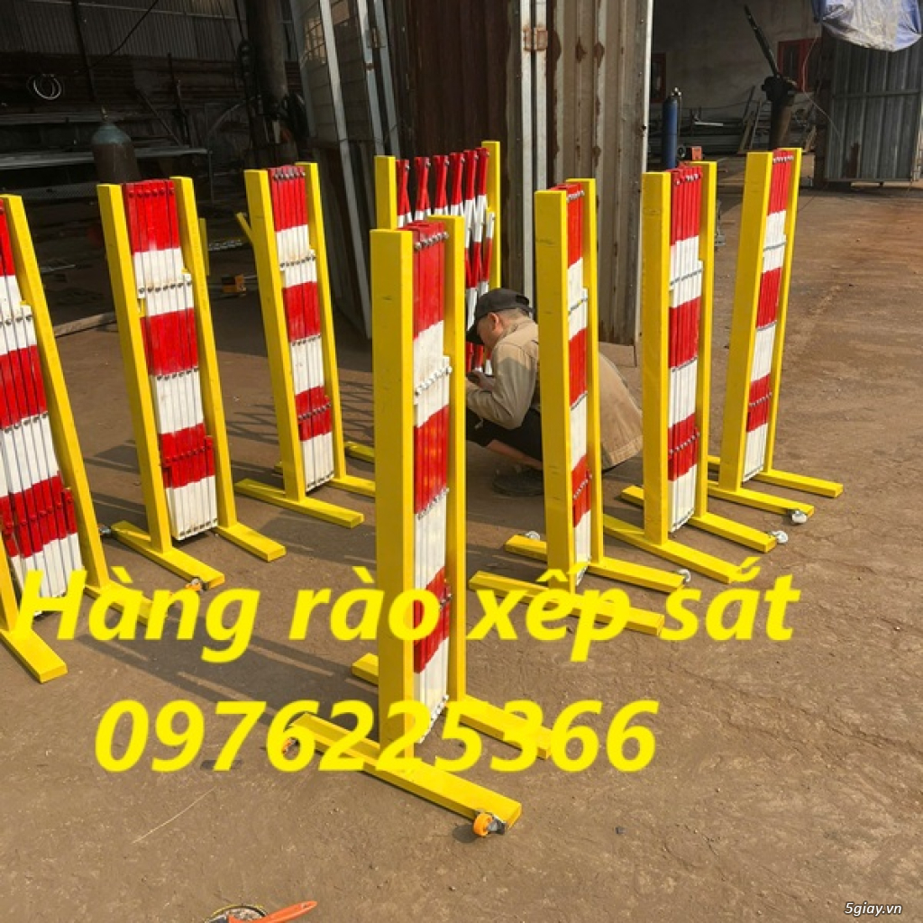 Hàng rào xếp sắt, hàng rào xếp kéo tay di động - 2