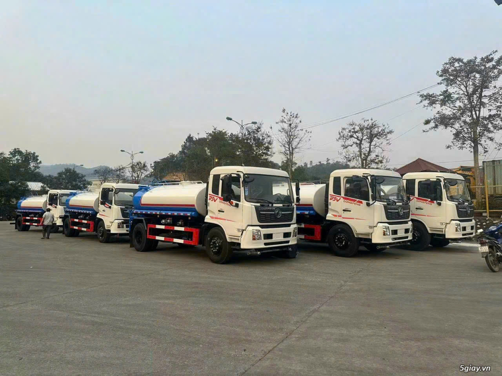 Xe bồn phun nước rửa đường dongfeng