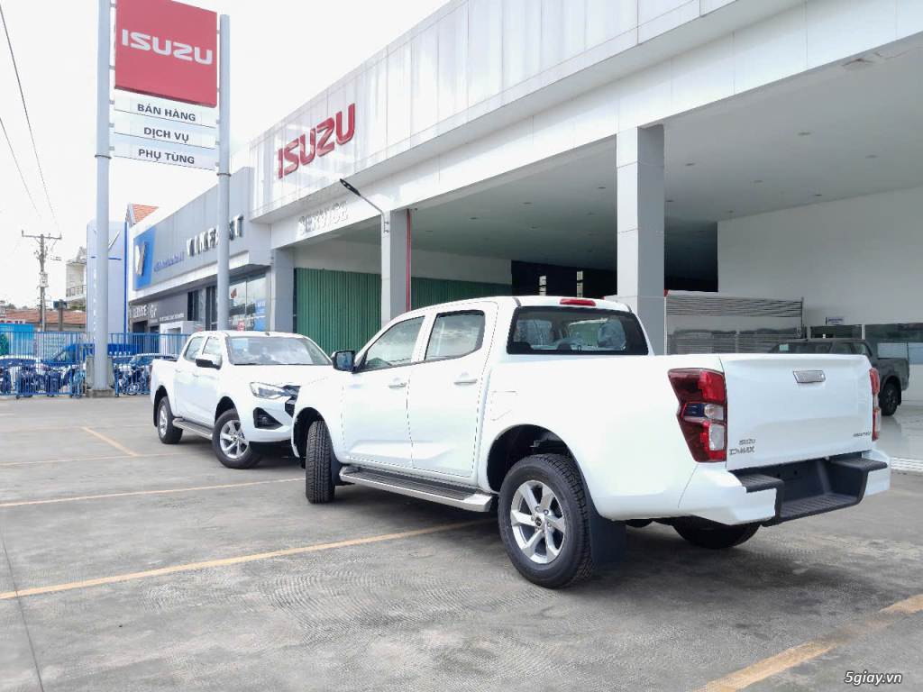 Isuzu Dmax Prestige 4x2AT - 2025 - 1