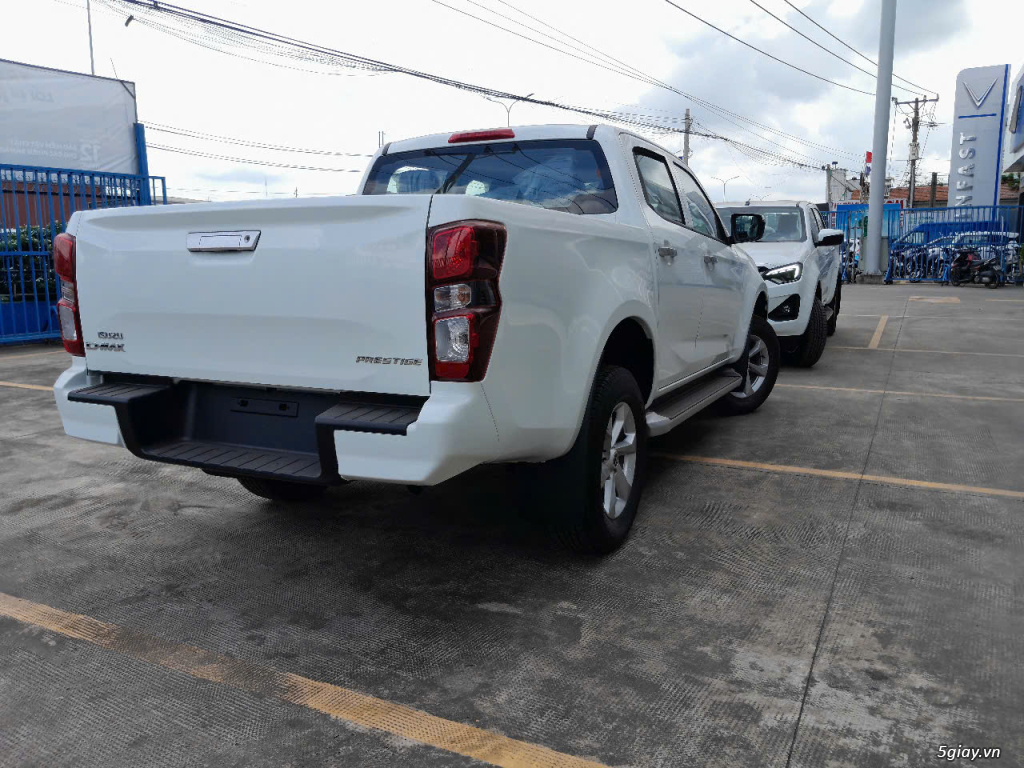Isuzu Dmax Prestige 4x2AT - 2025 - 5