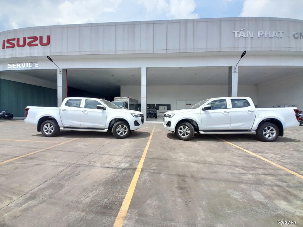 Isuzu Dmax Prestige 4x2AT - 2025 - 3
