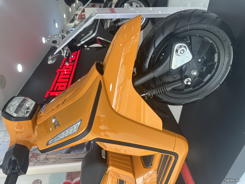 Xe Lambrretta X125 và X300 - 2