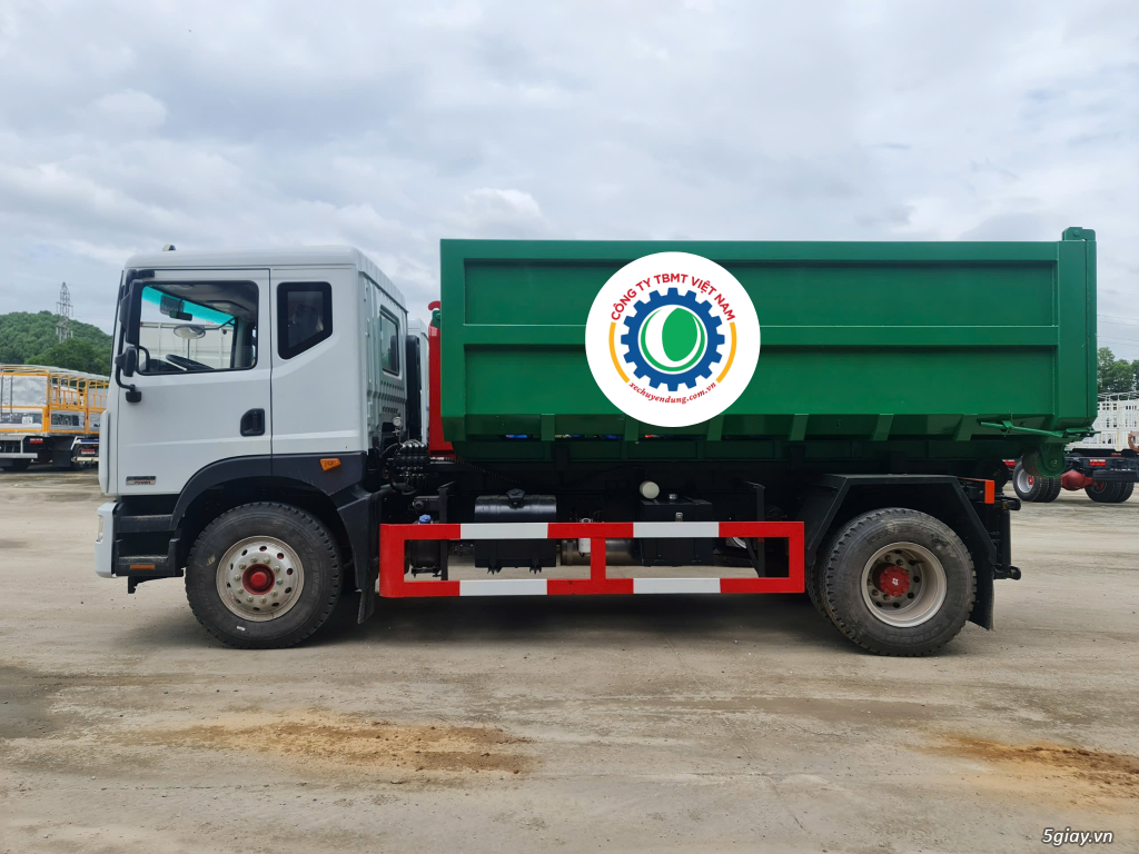 cần bán xe chuyên dụng : hút chất thải cuốn ép rác và phụ tùng xe chuy