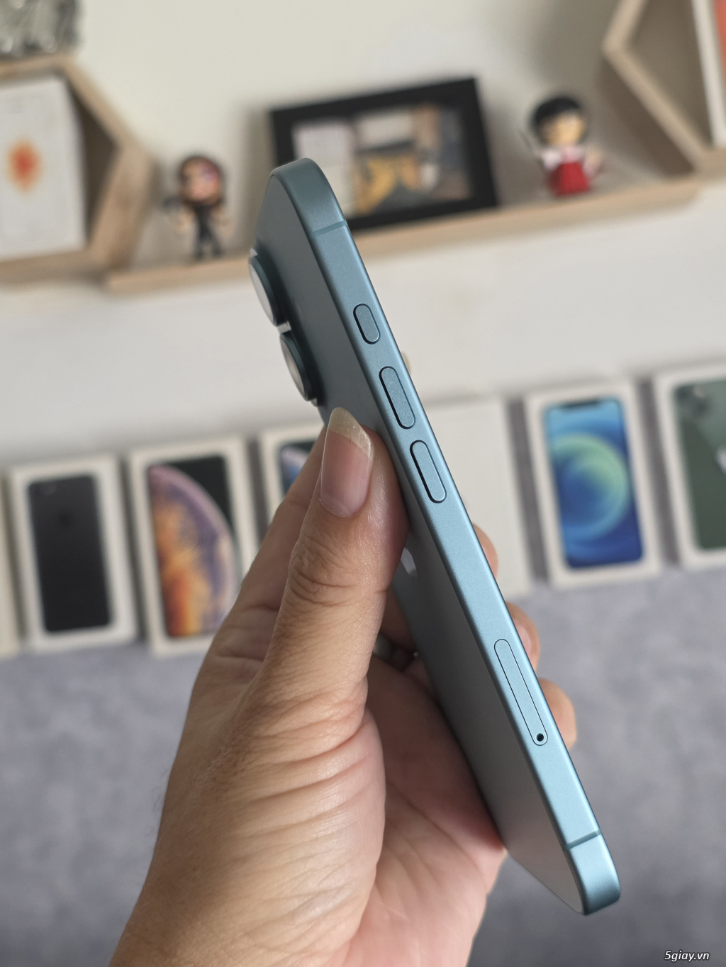 16 256G Blue AE/A 99%. Pin 100%. BH 7/2026 - 1