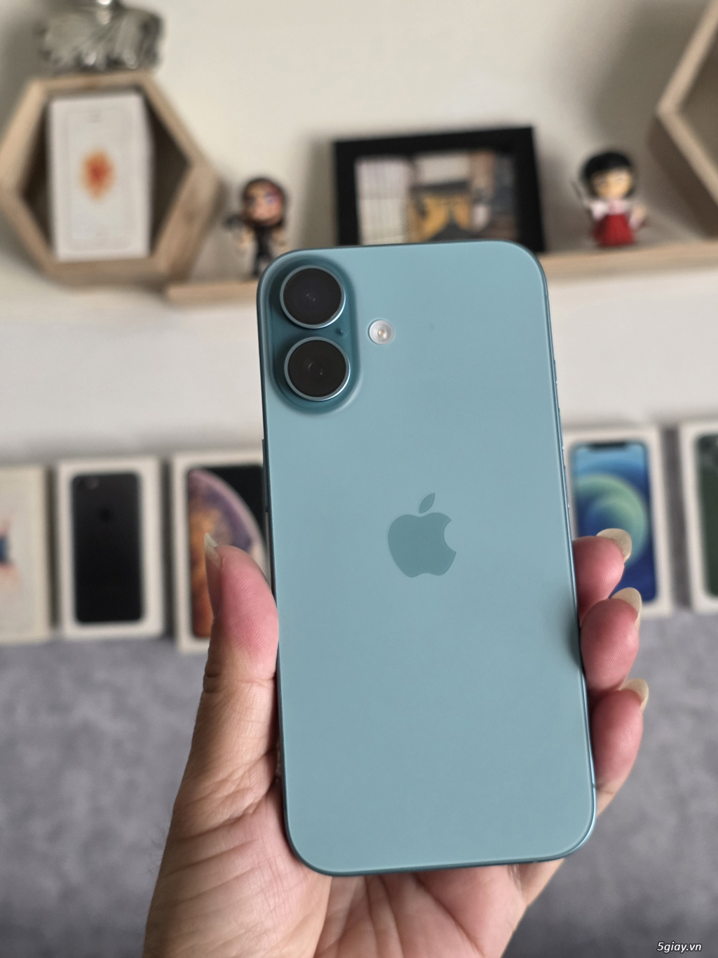 16 256G Blue AE/A 99%. Pin 100%. BH 7/2026