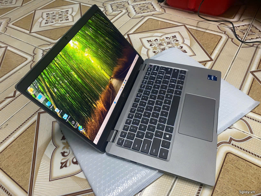 Laptop Dell Latitude 5330 i5 1245u Ram 16G SSD 256G FHD Led Phím W11 - 1