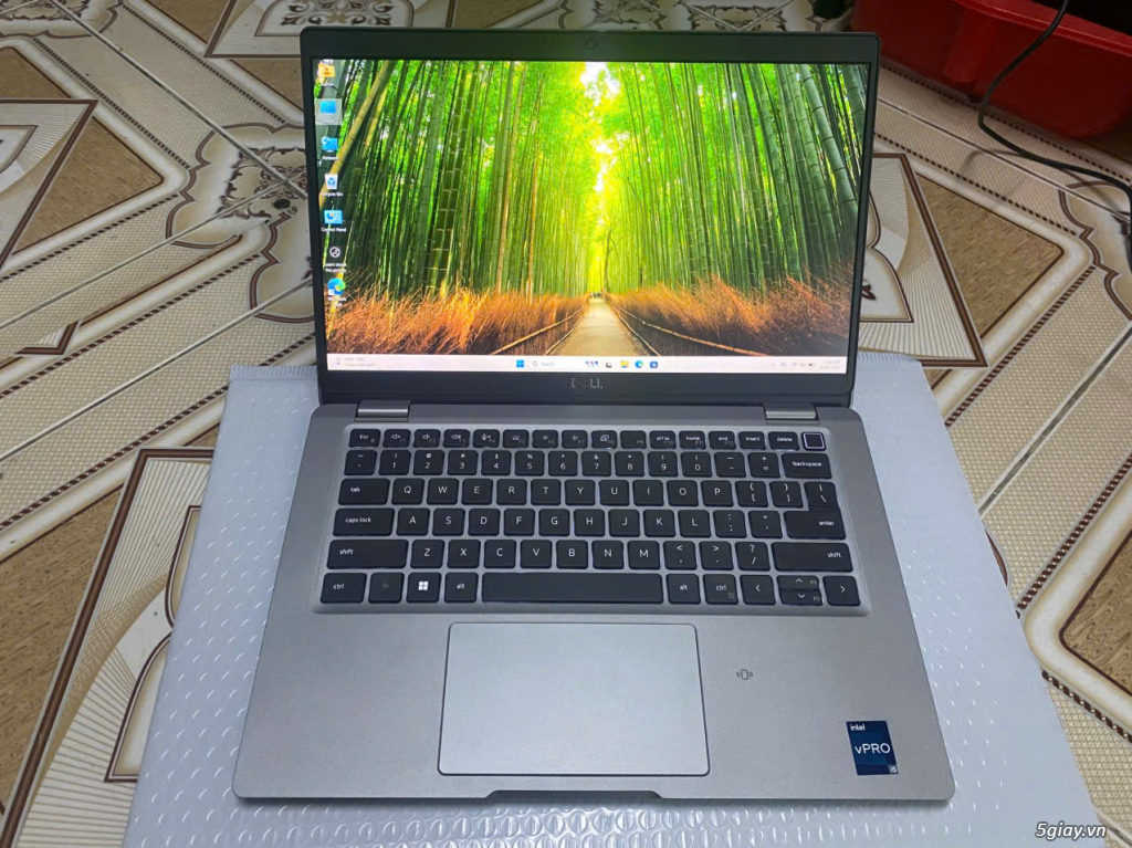 Laptop Dell Latitude 5330 i5 1245u Ram 16G SSD 256G FHD Led Phím W11
