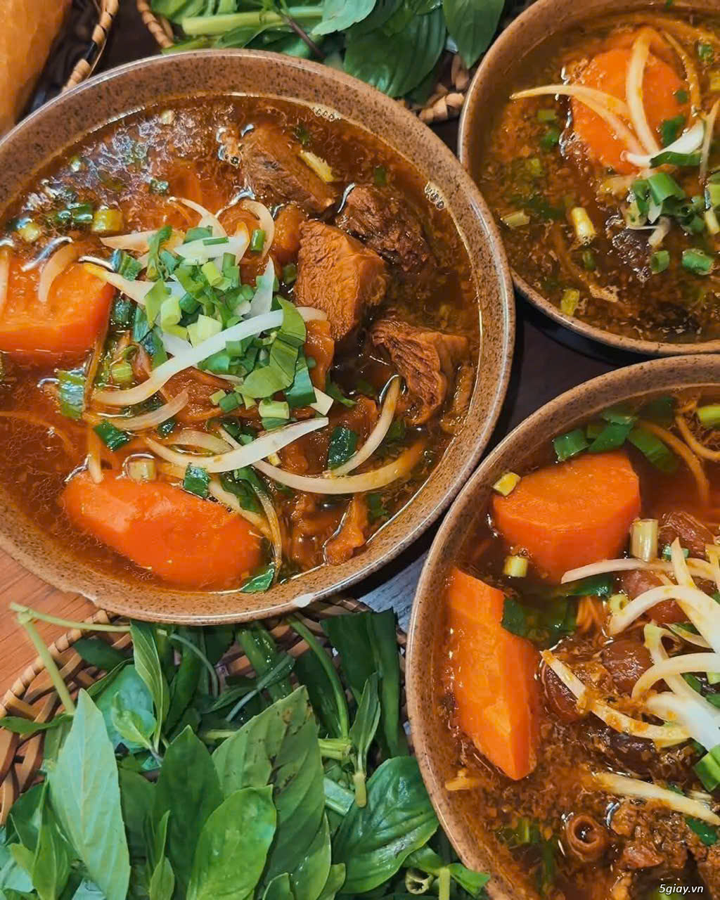 BÒ KHO CÔ MAI Tuyển phục vụ có 3 ca làm việc & NV phụ bếp làm tại Q1