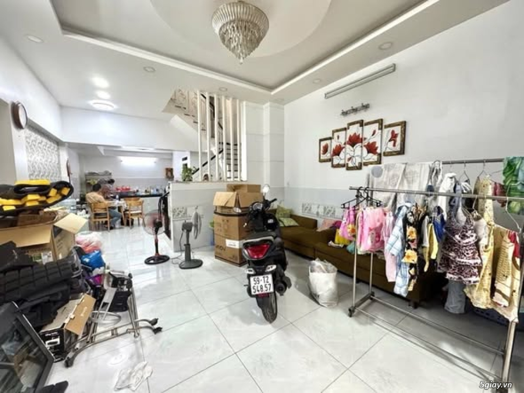 Nhà Q7 gần khu Him Lam hẻm xe hơi full nội thất - 6