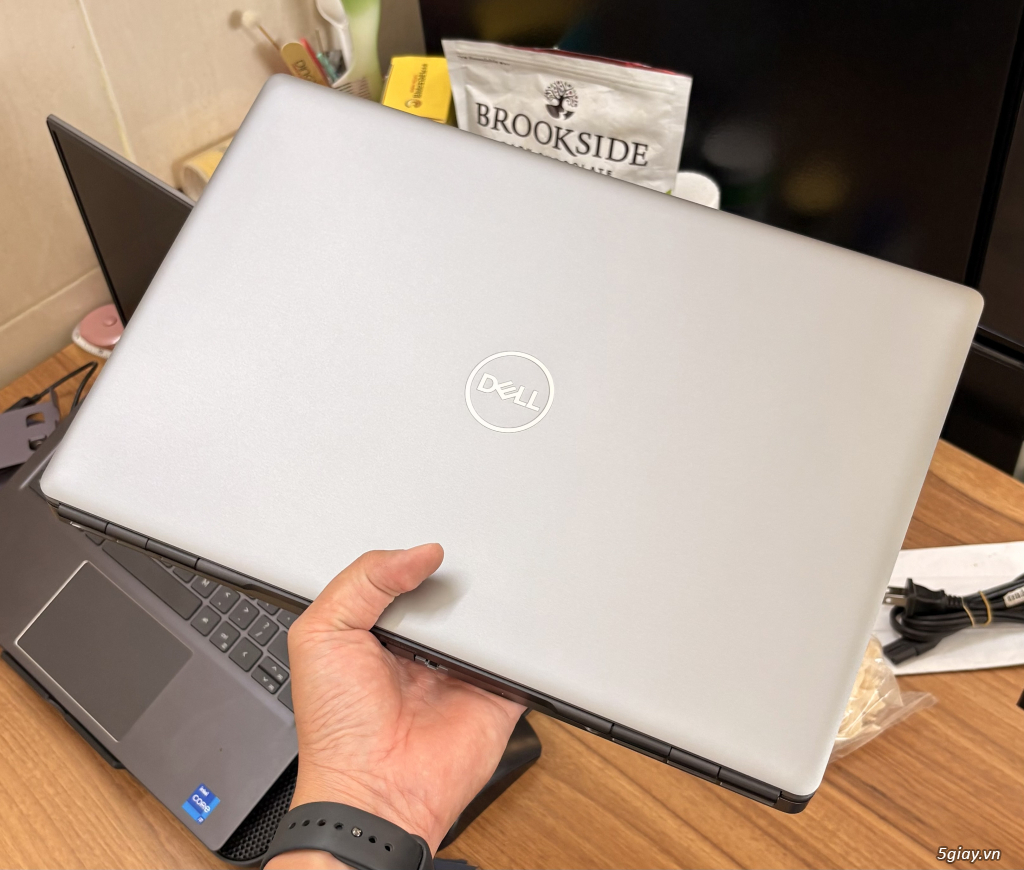 Dell Precision 7550 i7-10850H Ram 16G SSD 512G T1000 4G zin đẹp