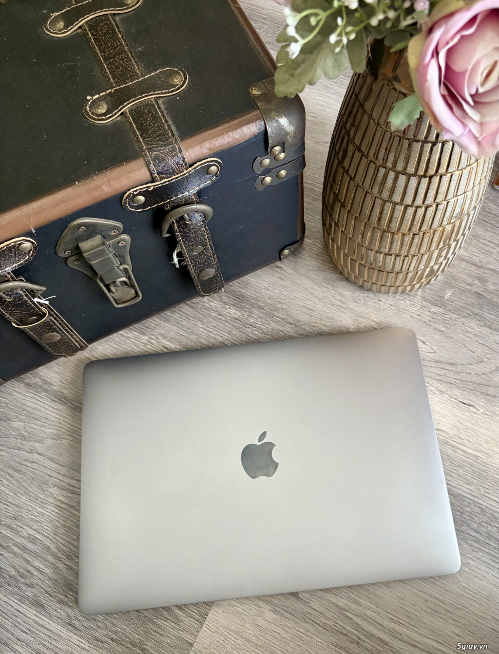 Macbook Pro 2019 13 inch i5 8G/256G 98%… Zin !