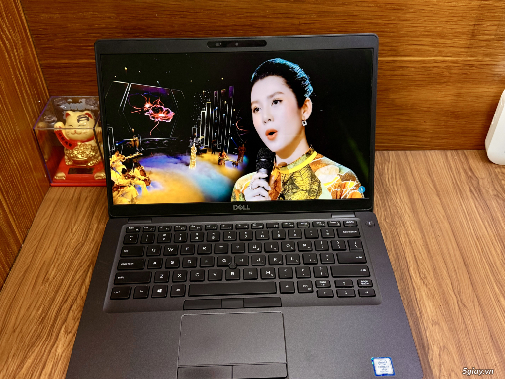 Dell - Core i7 - Màn cảm ứng - RAM 16 B - 5