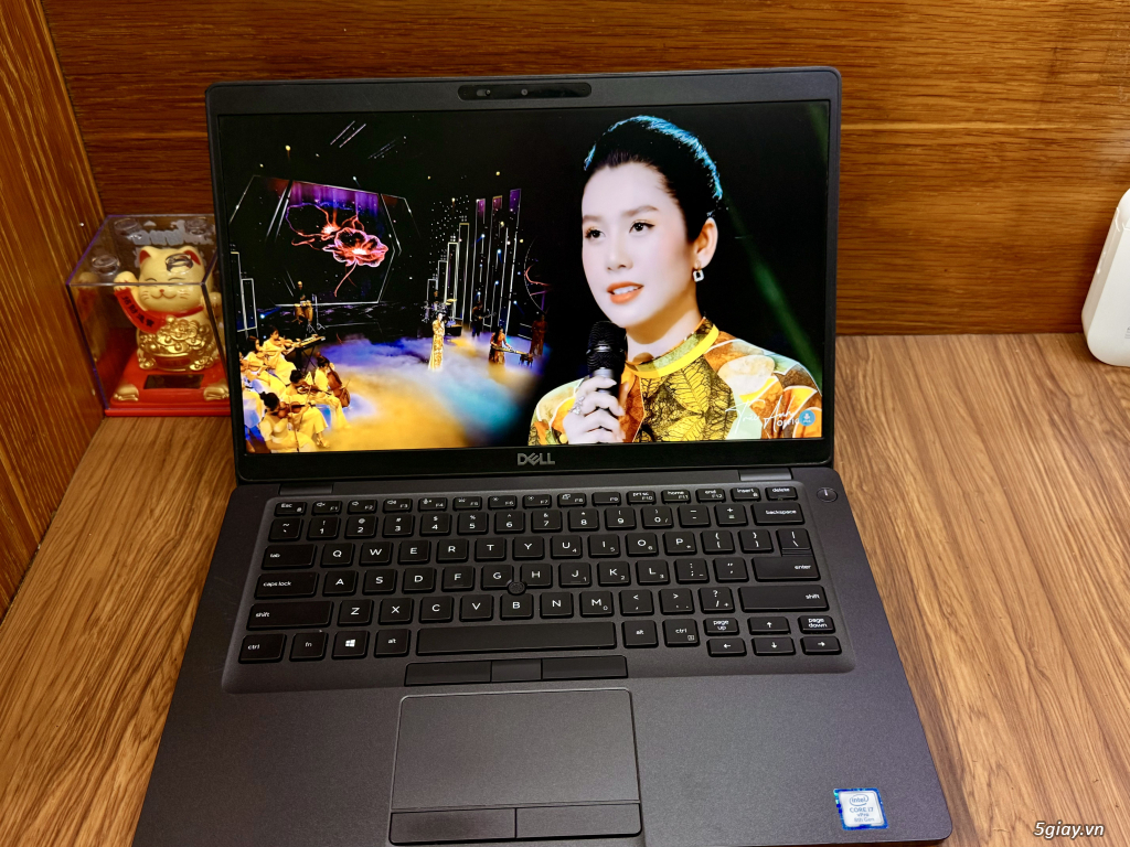 Dell - Core i7 - Màn cảm ứng - RAM 16 B - 7