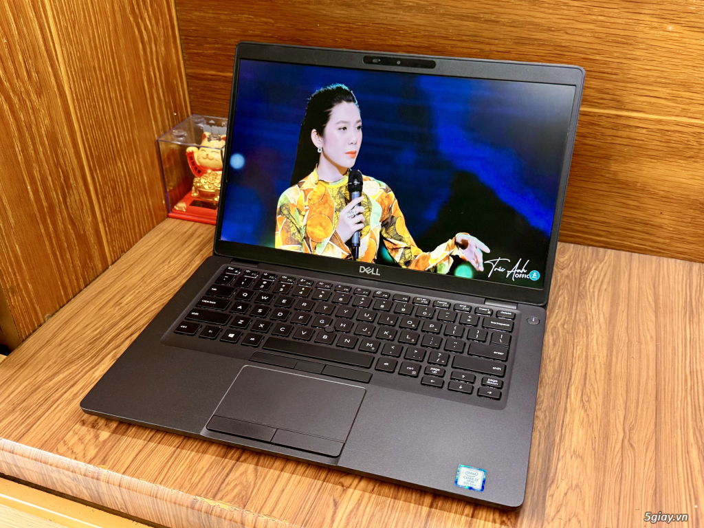 Dell - Core i7 - Màn cảm ứng - RAM 16 B - 8