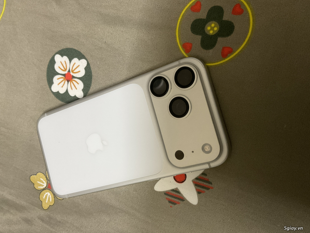 iphone 17 promax 256 trắng thủ đức - 2